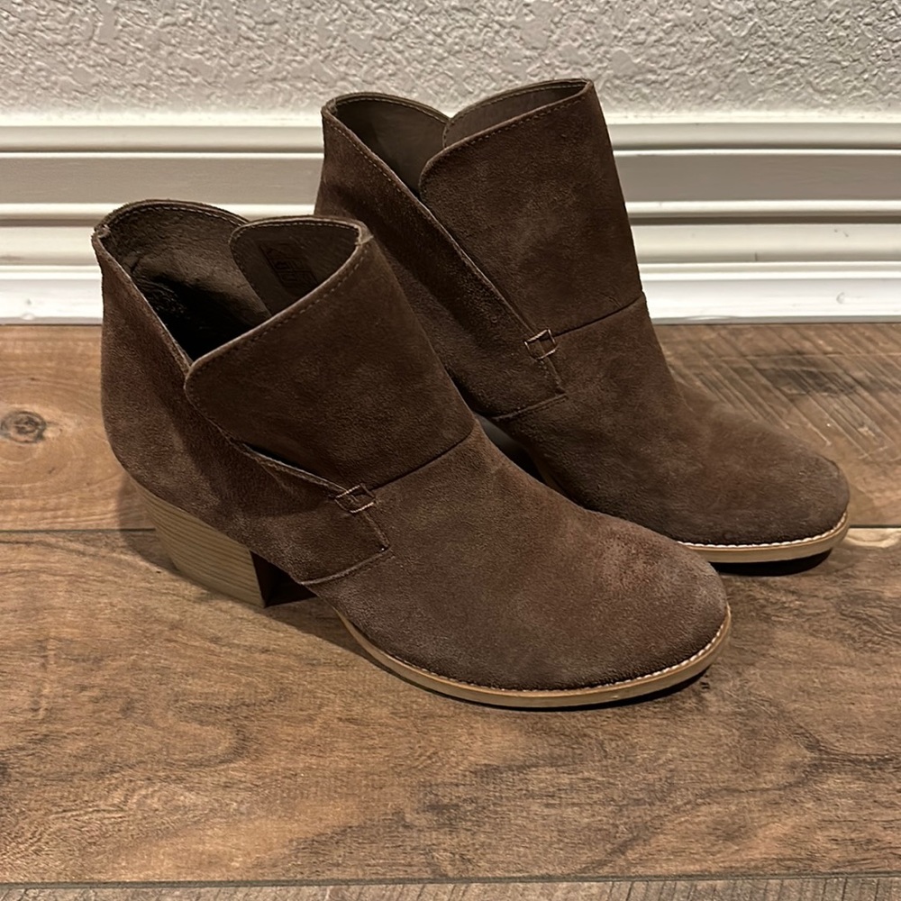 Brown suede booties,   Euro size 38 - size 8
